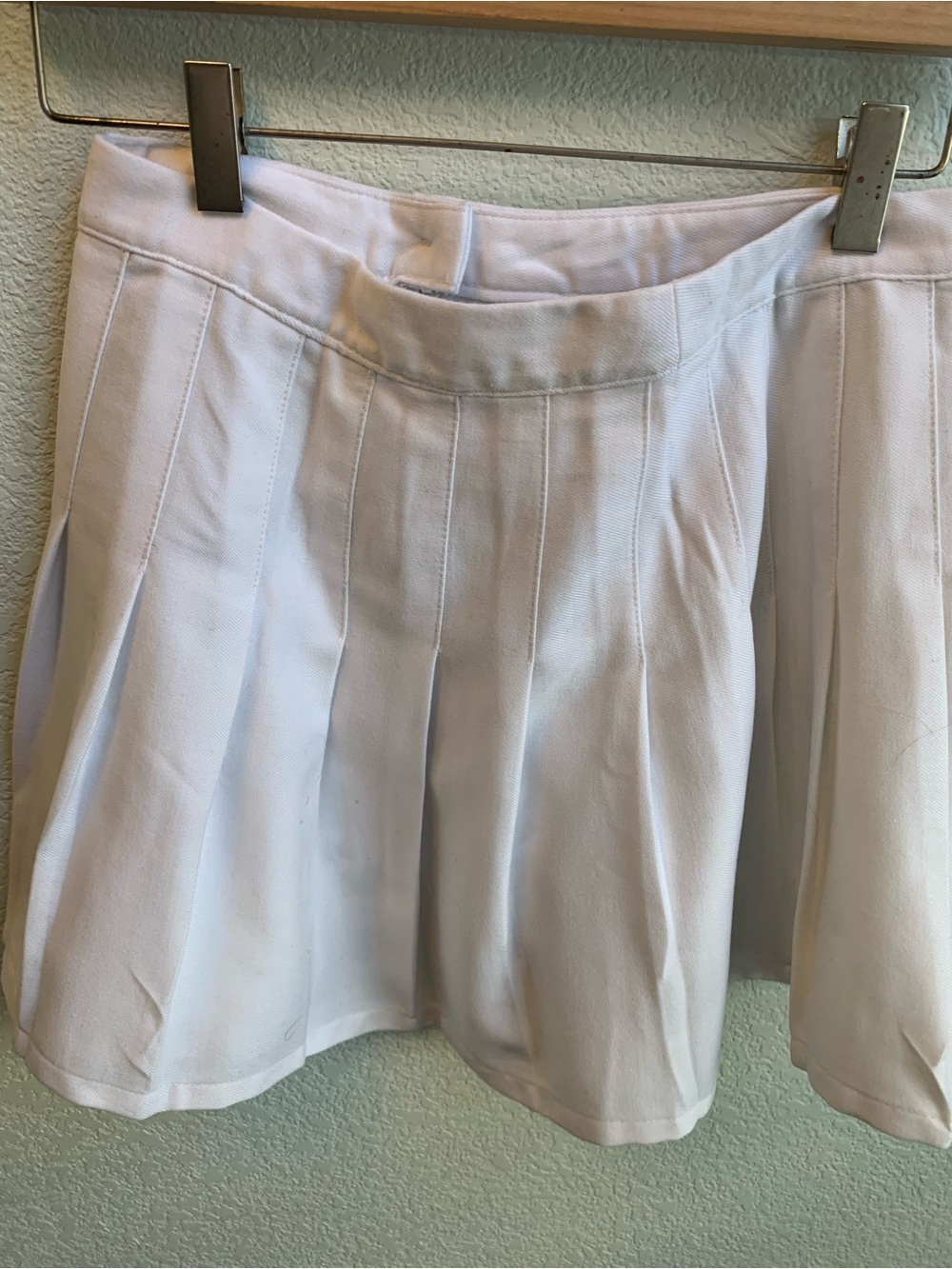 Aeropostale White Pleated Women’s Skort - Tennis Style